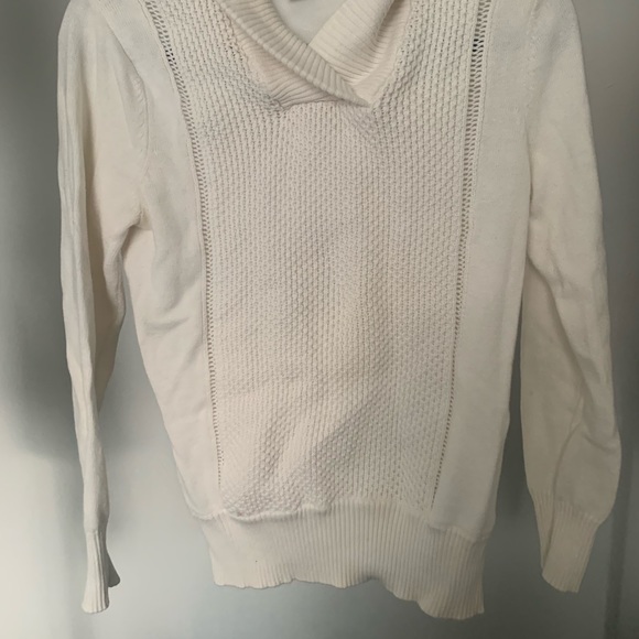 When’s cream H&M crew neck - Picture 3 of 10
